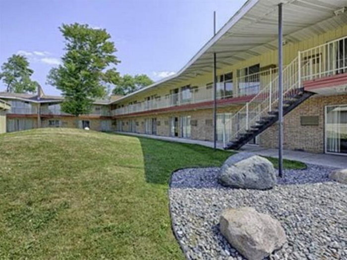 Midland Motor Inn (Executive House Motor Lodge) - Historical Web Site Listing (newer photo)